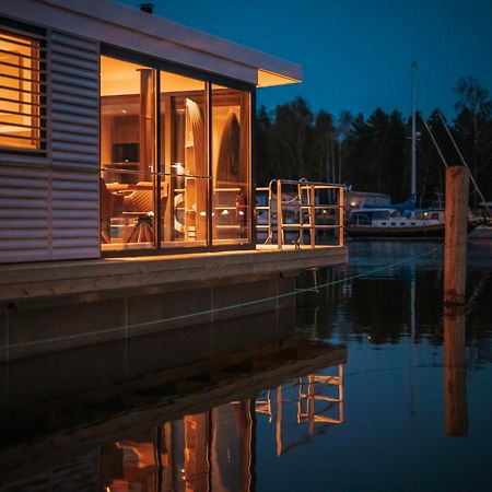Schwimmendes Ferienhaus "Trinity" Ihr Seahome Auf Der Ostsee Peenemunde Exteriör bild