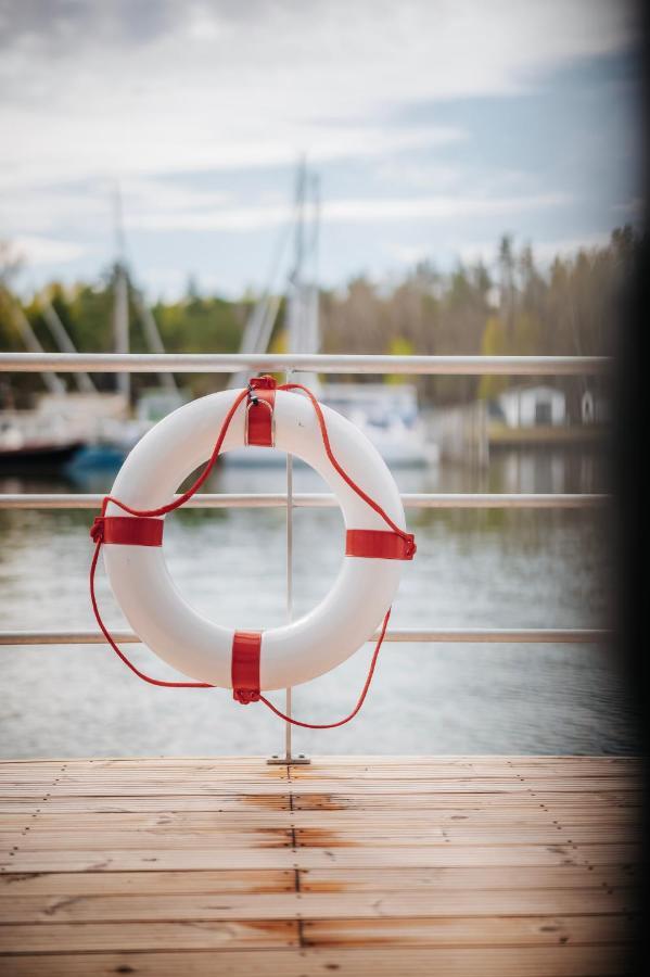 Schwimmendes Ferienhaus "Trinity" Ihr Seahome Auf Der Ostsee Peenemunde Exteriör bild